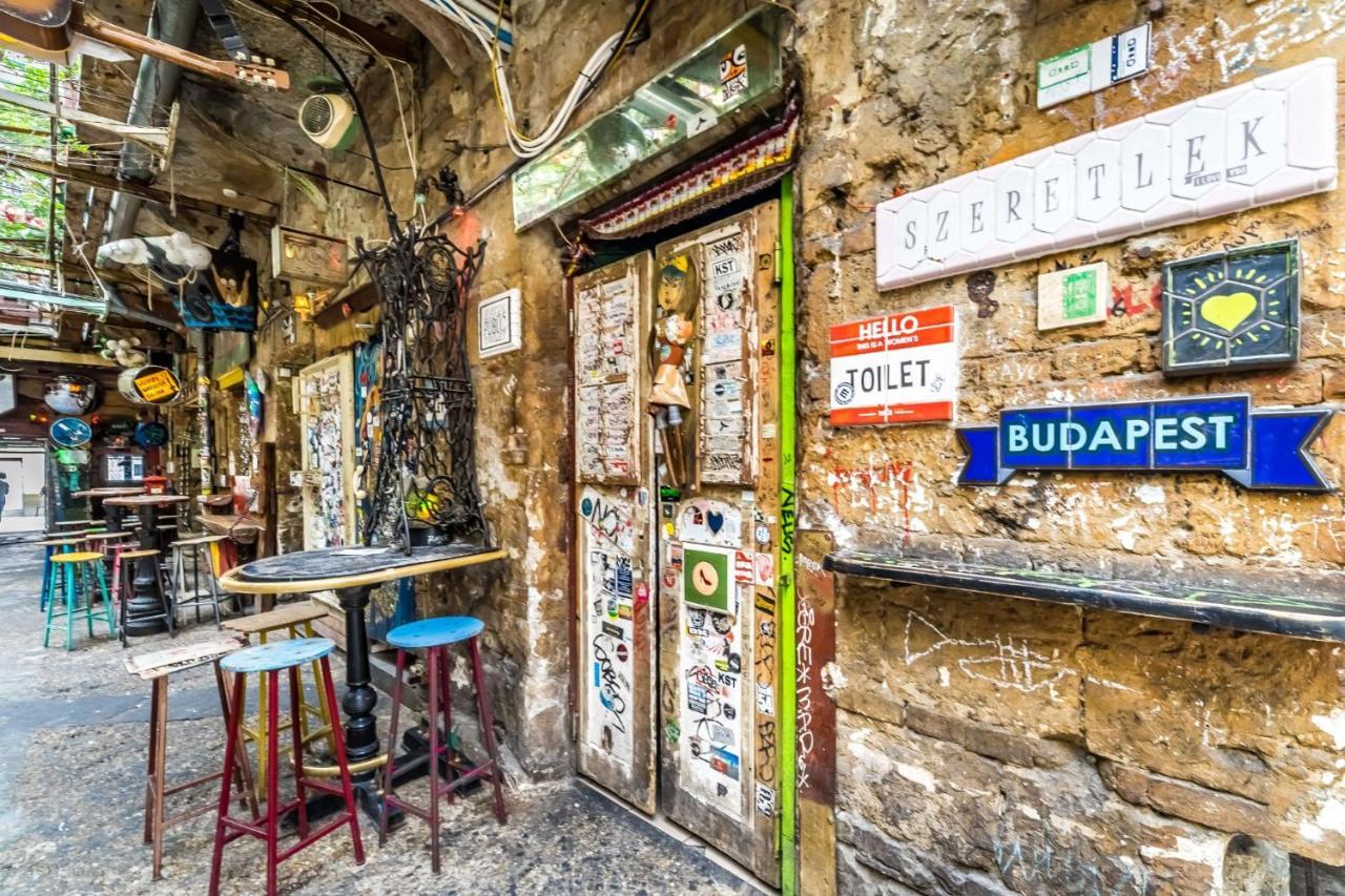 Skyline Serenity Retreat @Vaci Most Famous Street Budapest Extérieur photo