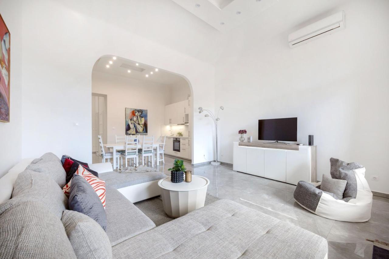 Skyline Serenity Retreat @Vaci Most Famous Street Budapest Extérieur photo