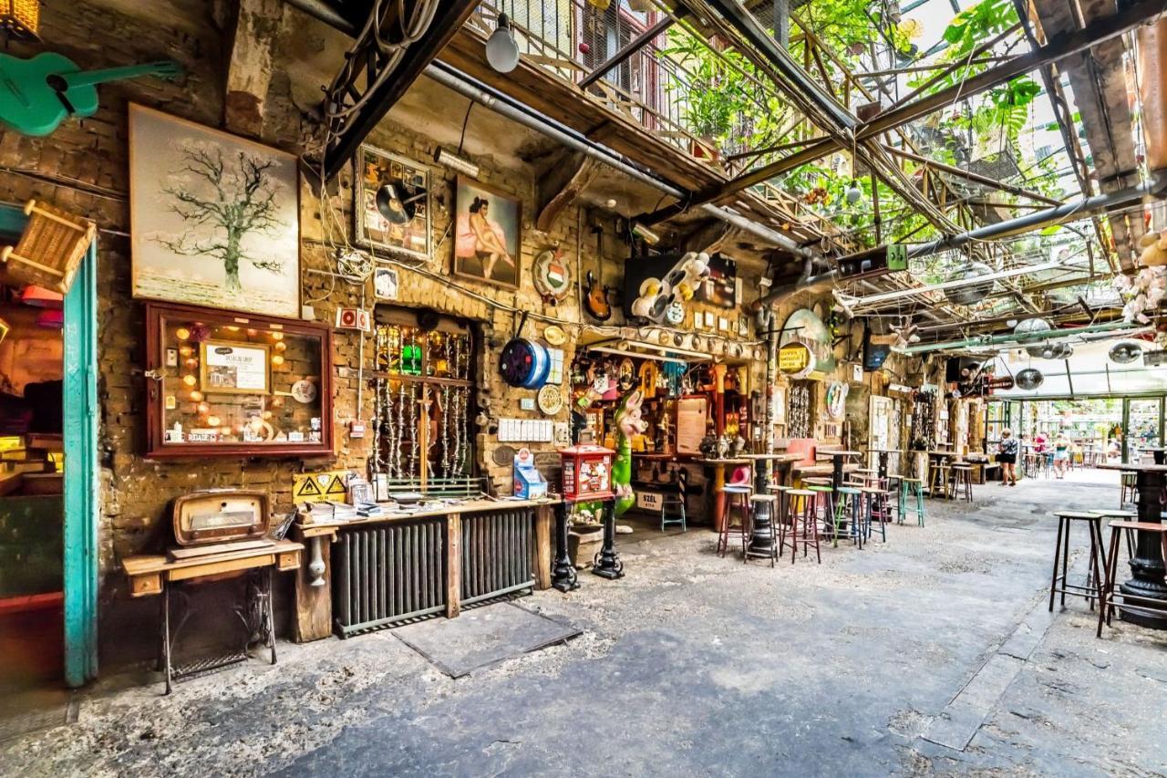 Skyline Serenity Retreat @Vaci Most Famous Street Budapest Extérieur photo