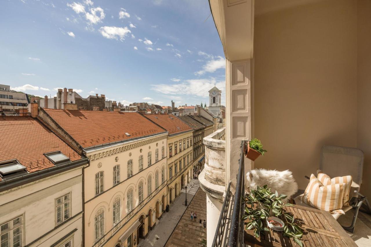 Skyline Serenity Retreat @Vaci Most Famous Street Budapest Extérieur photo