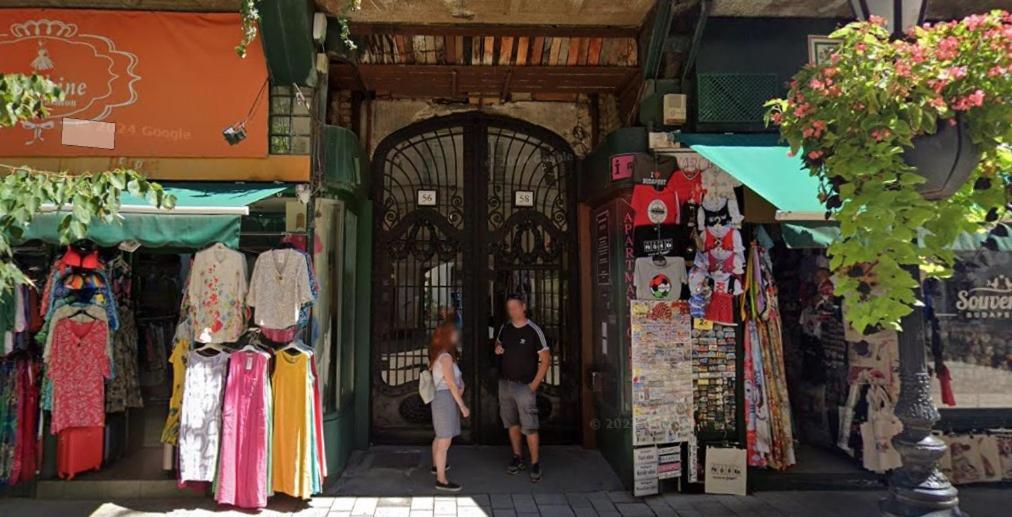Skyline Serenity Retreat @Vaci Most Famous Street Budapest Extérieur photo